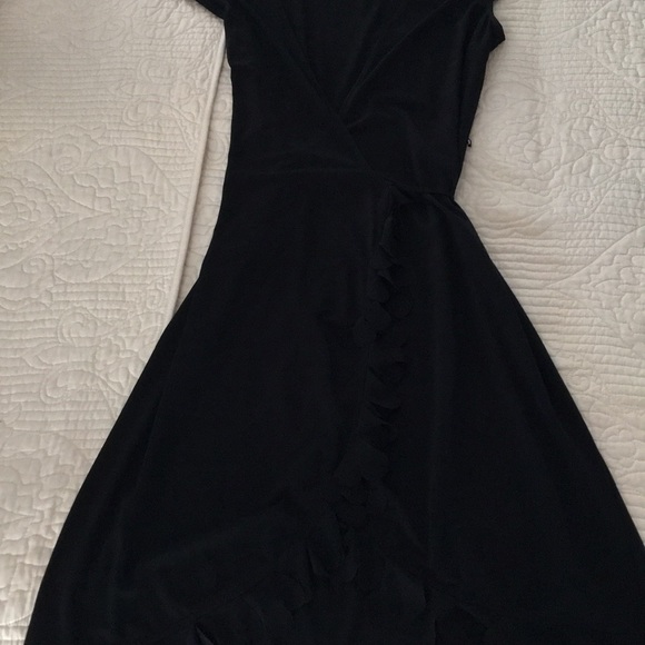 Short black cocktail dress - Picture 4 of 4